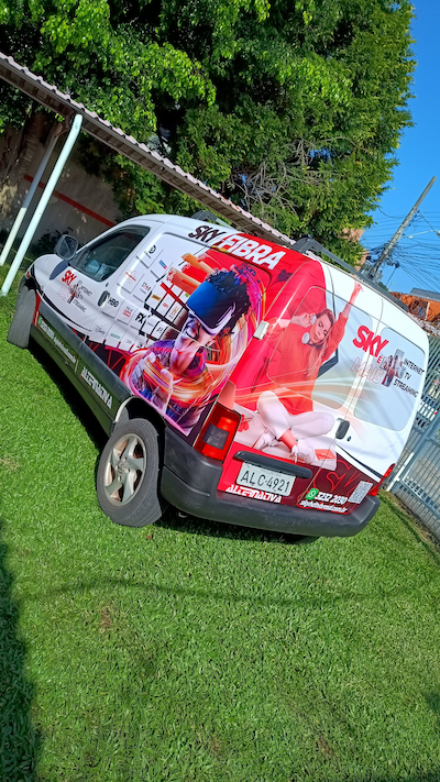 Showcar atual da empresa com foco em TV e Fibra